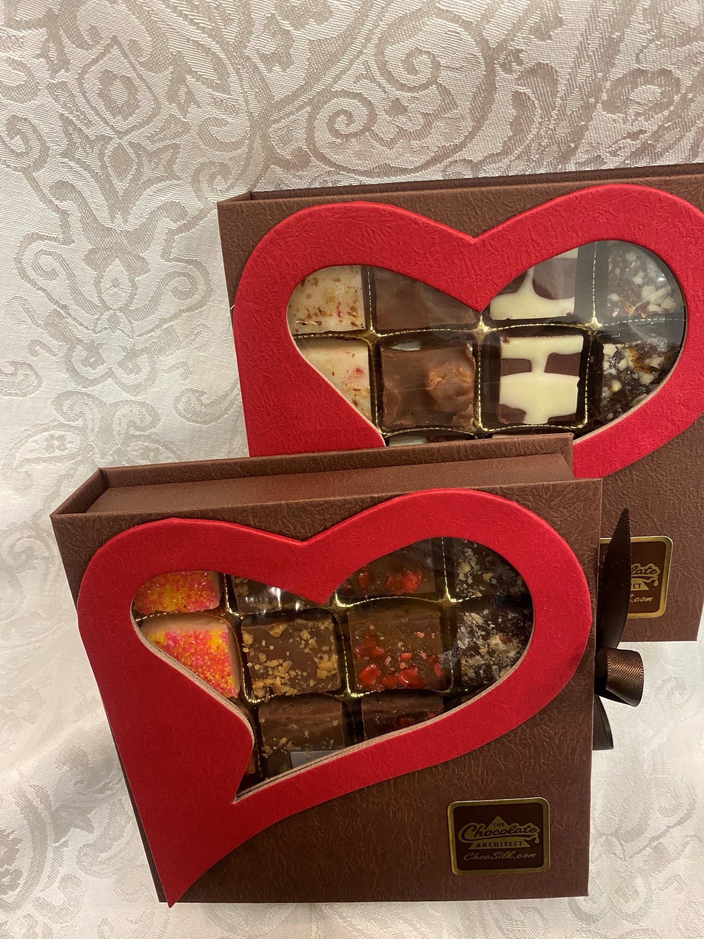 Chocolate Silk Clear Heart Box (16 PCS)